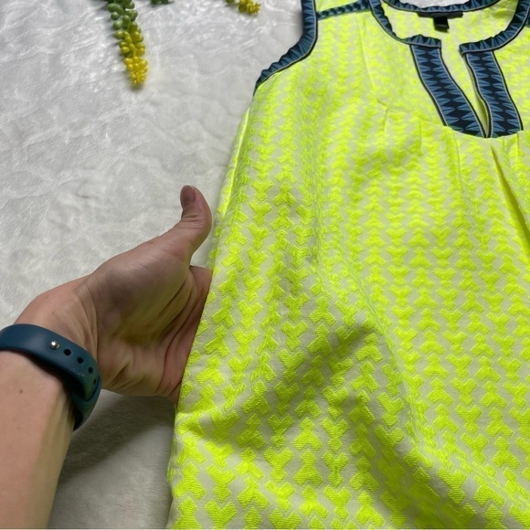 J. Crew Neon Yellow Arrow Print Sleeveless Shift Dress Womens 00 - Picture 8 of 16